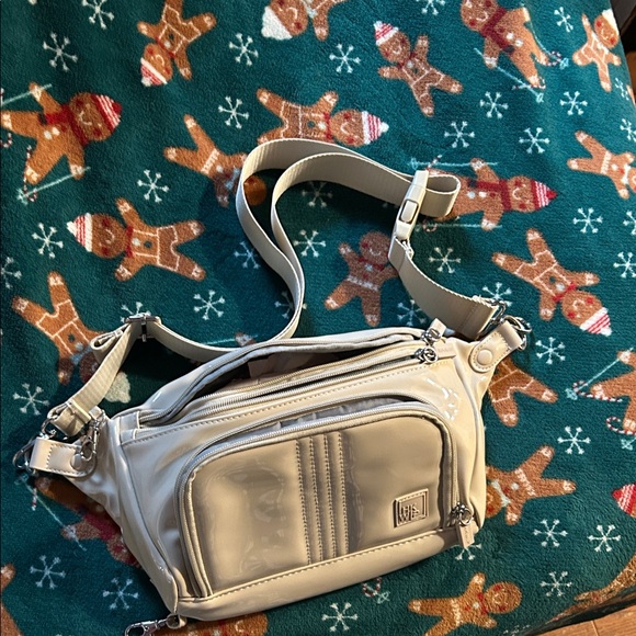 Stylish Cream Crossbody Bag - Picture 4 of 4